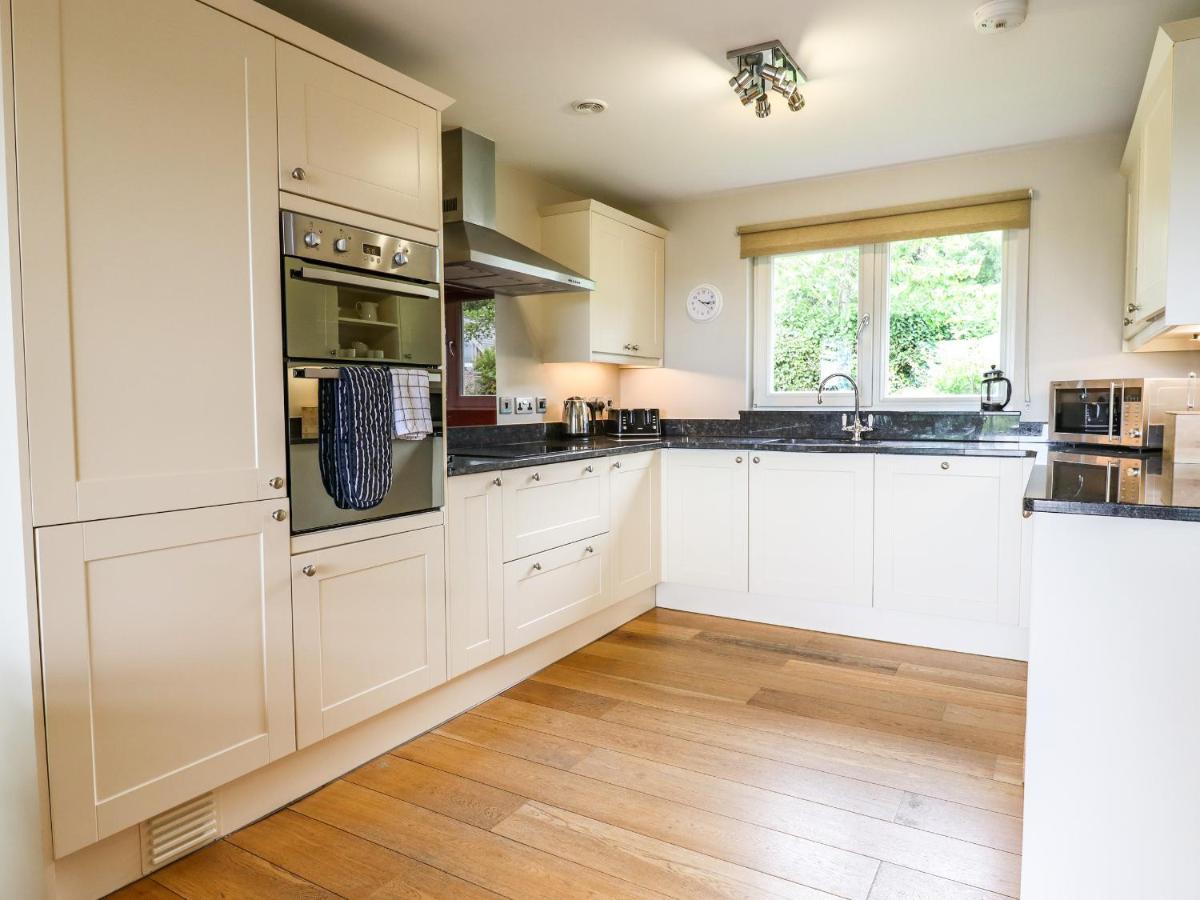 Swandown, 20 Poldon Villa Chard Eksteriør bilde